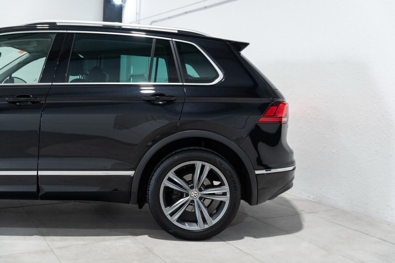 VOLKSWAGEN Tiguan R-line
