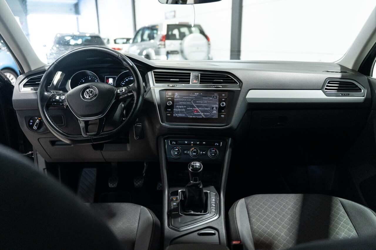 VOLKSWAGEN Tiguan R-line