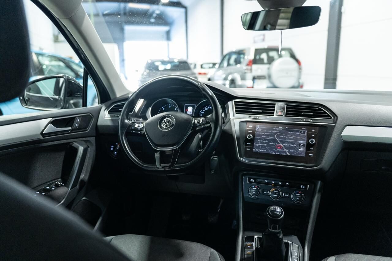 VOLKSWAGEN Tiguan R-line