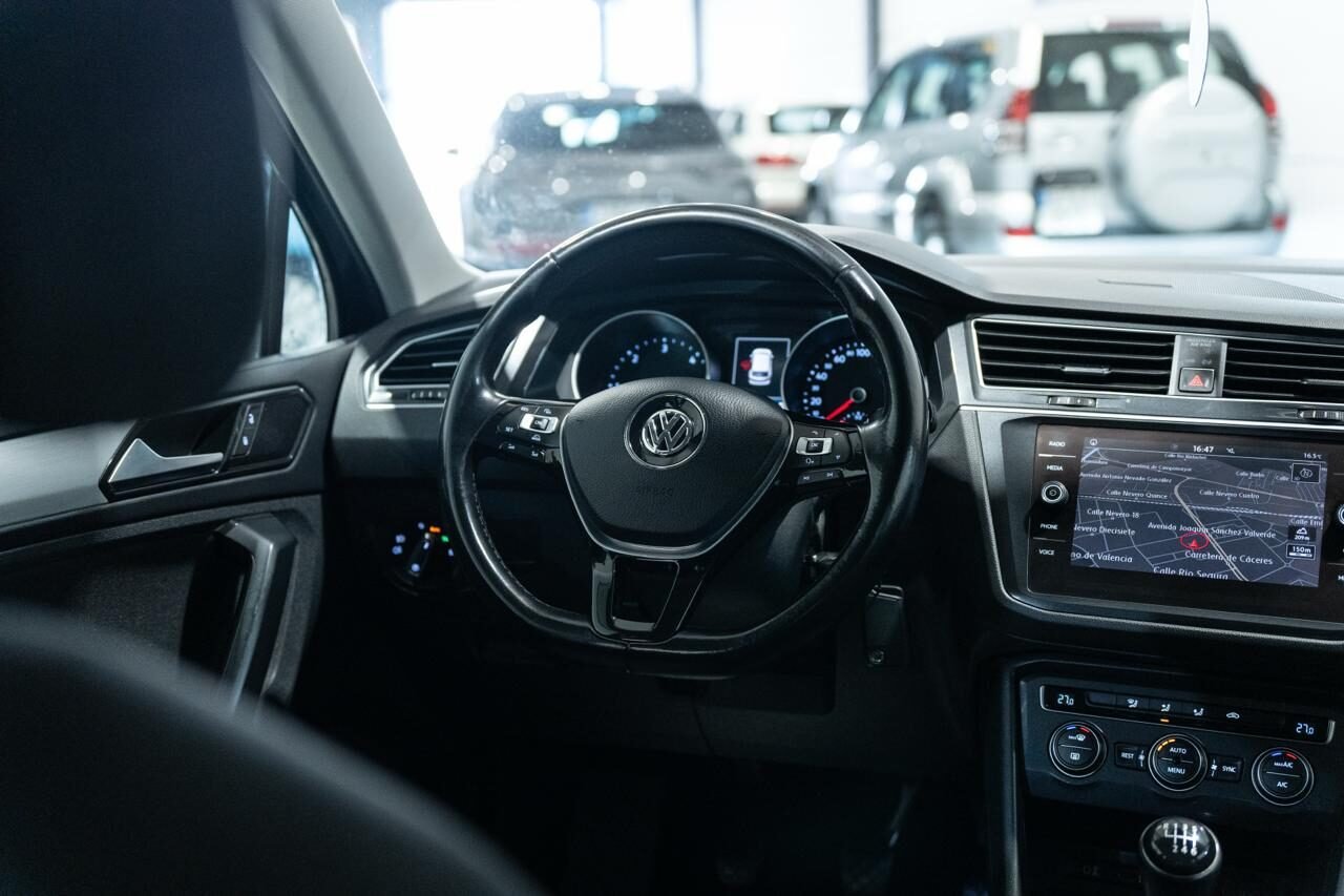 VOLKSWAGEN Tiguan R-line