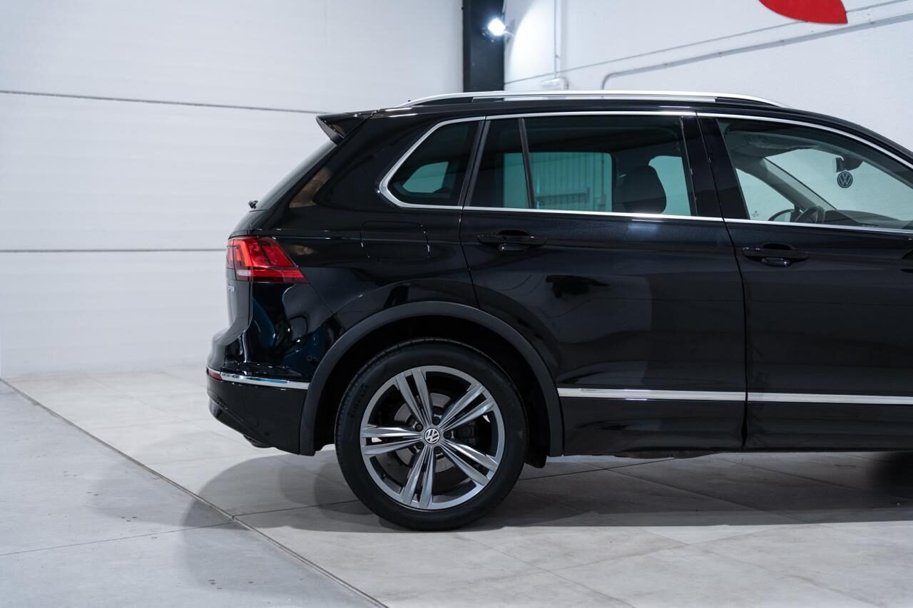 VOLKSWAGEN Tiguan R-line