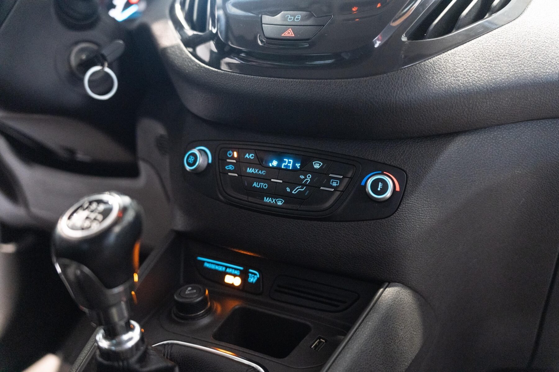 FORD Tourneo COURIER 