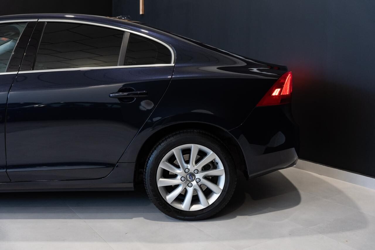VOLVO S60 Momentun