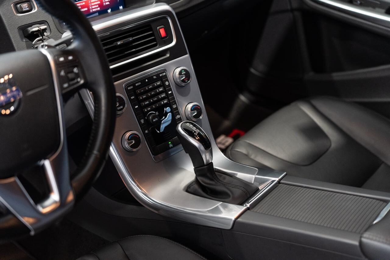VOLVO S60 Momentun