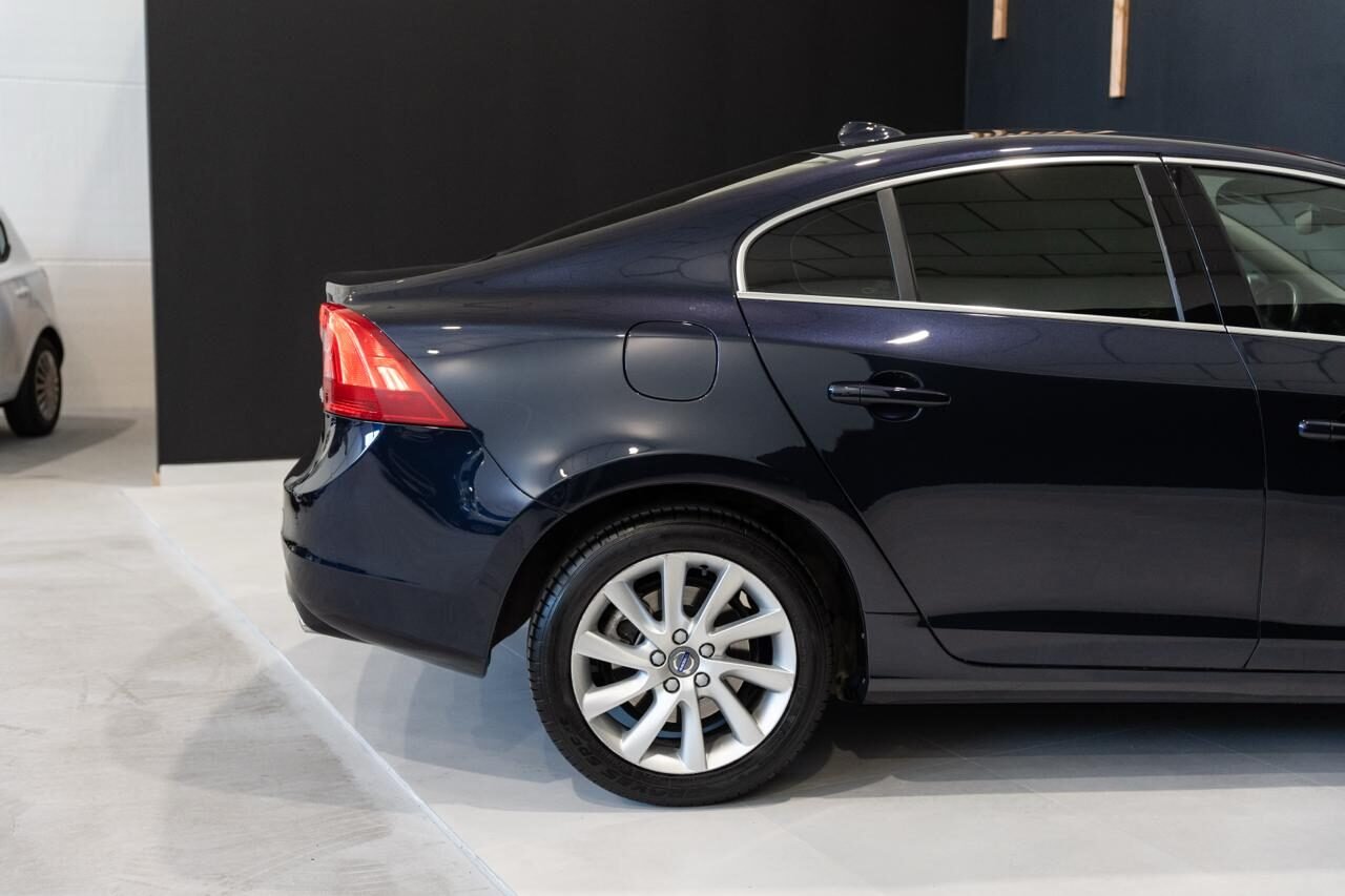 VOLVO S60 Momentun