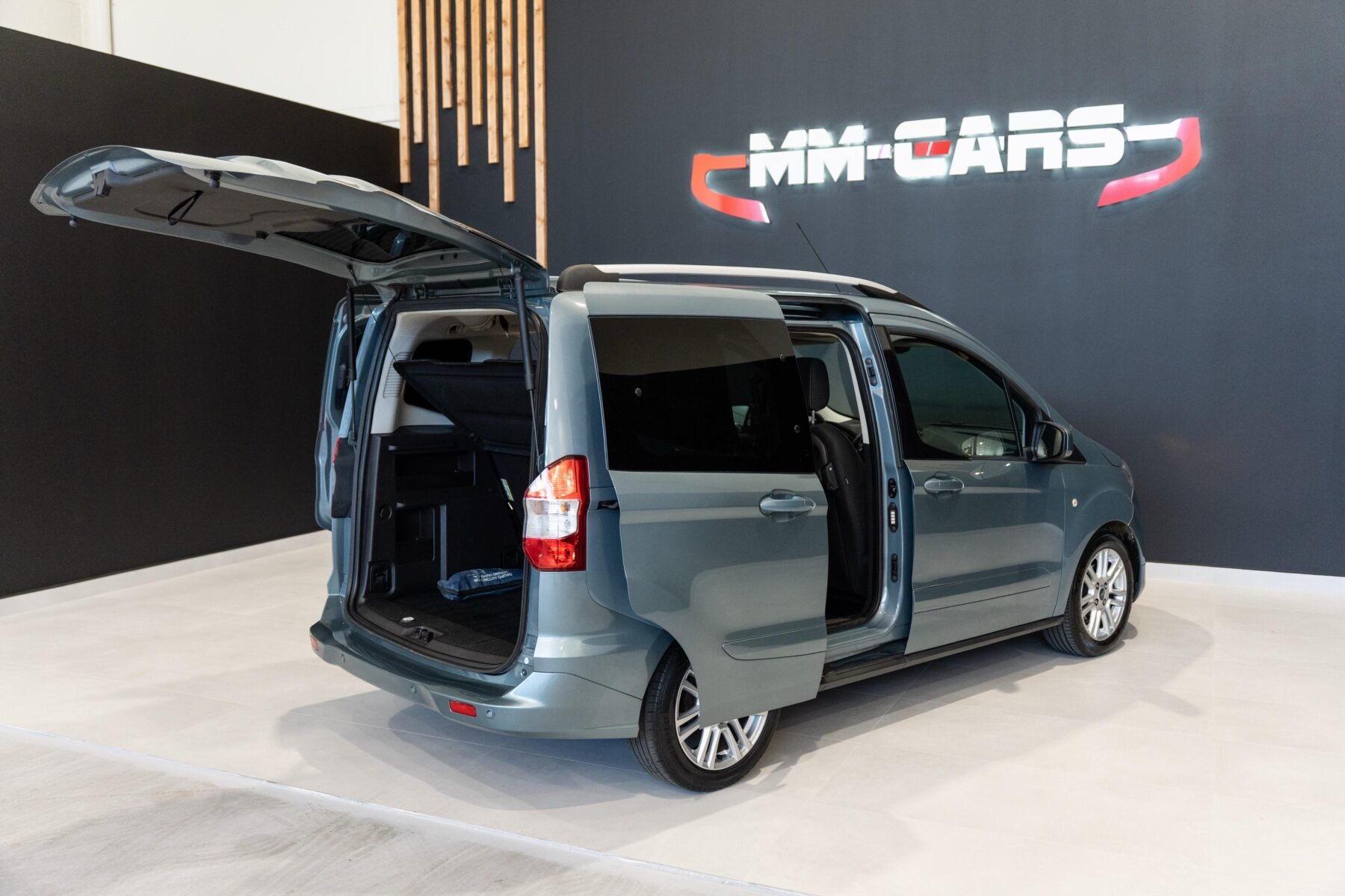 FORD Tourneo COURIER 