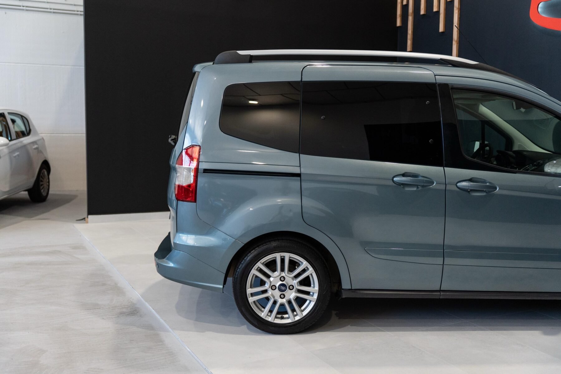 FORD Tourneo COURIER 