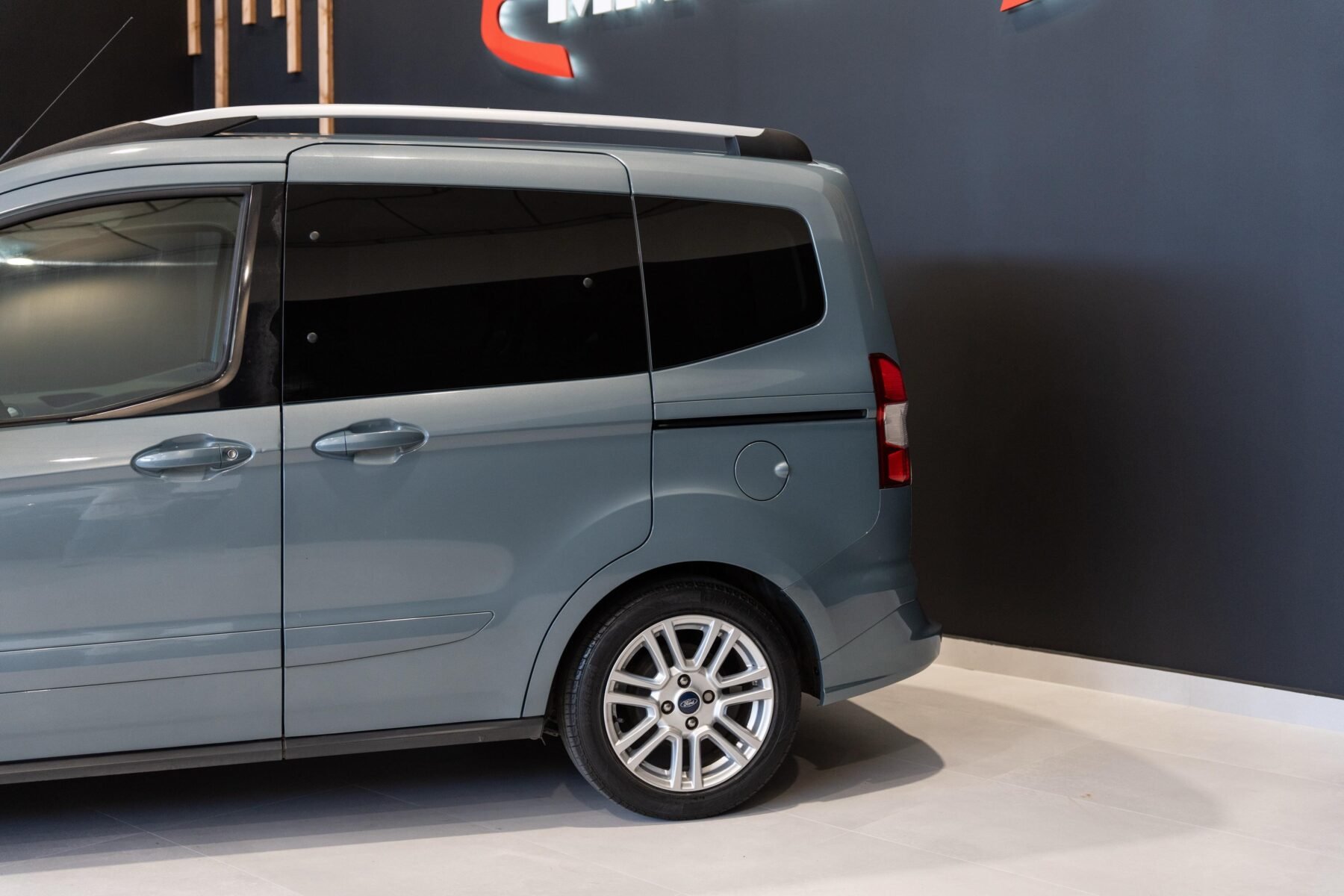 FORD Tourneo COURIER 