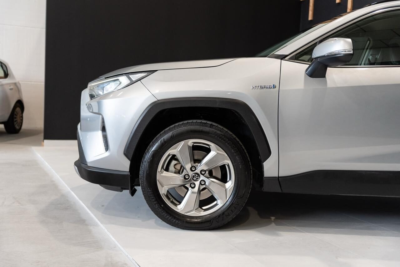 TOYOTA Rav4 Advance plus 4wd