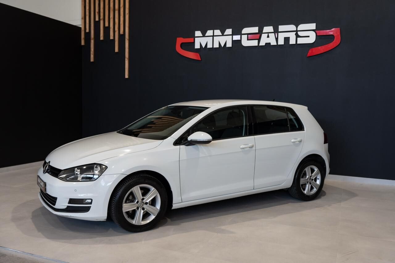 VOLKSWAGEN Golf Sport