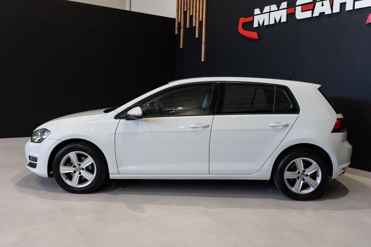 VOLKSWAGEN Golf Sport