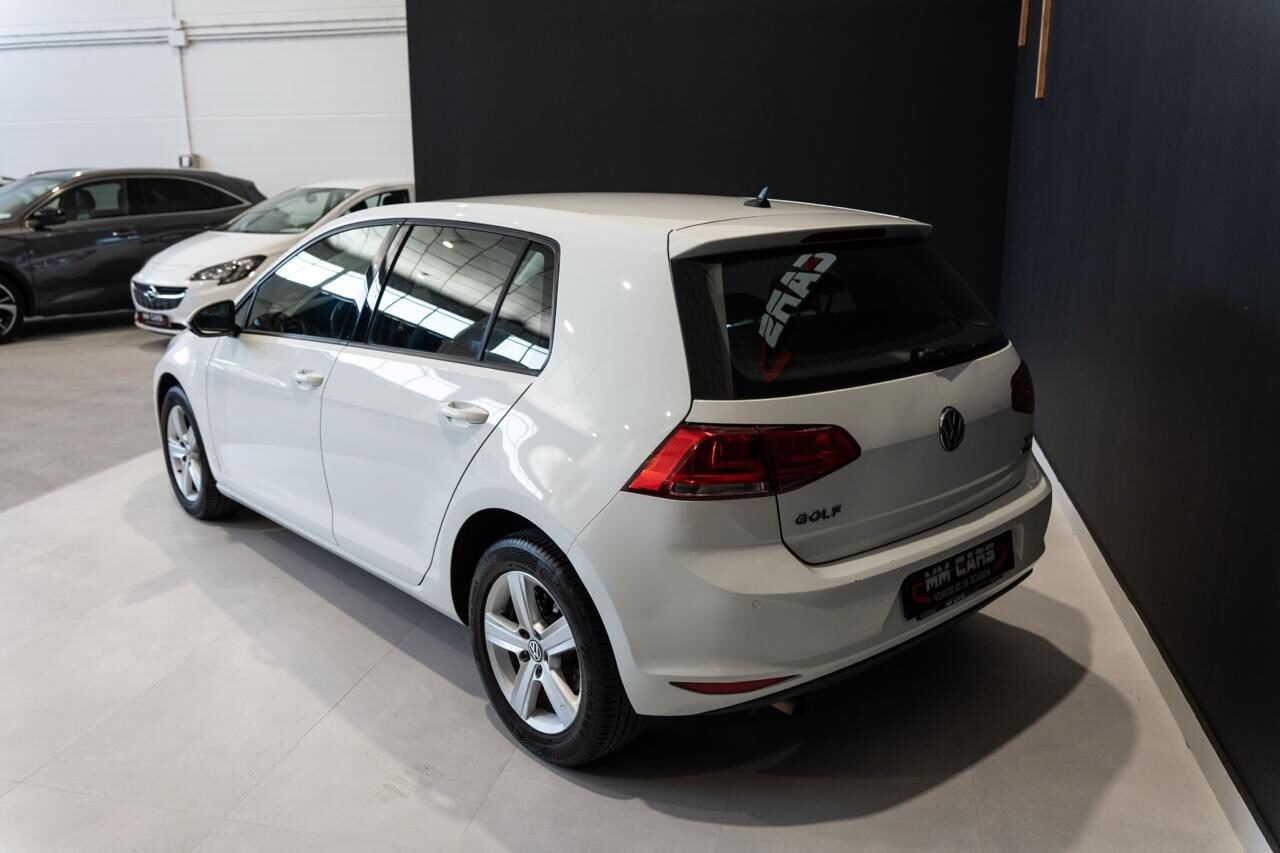 VOLKSWAGEN Golf Sport
