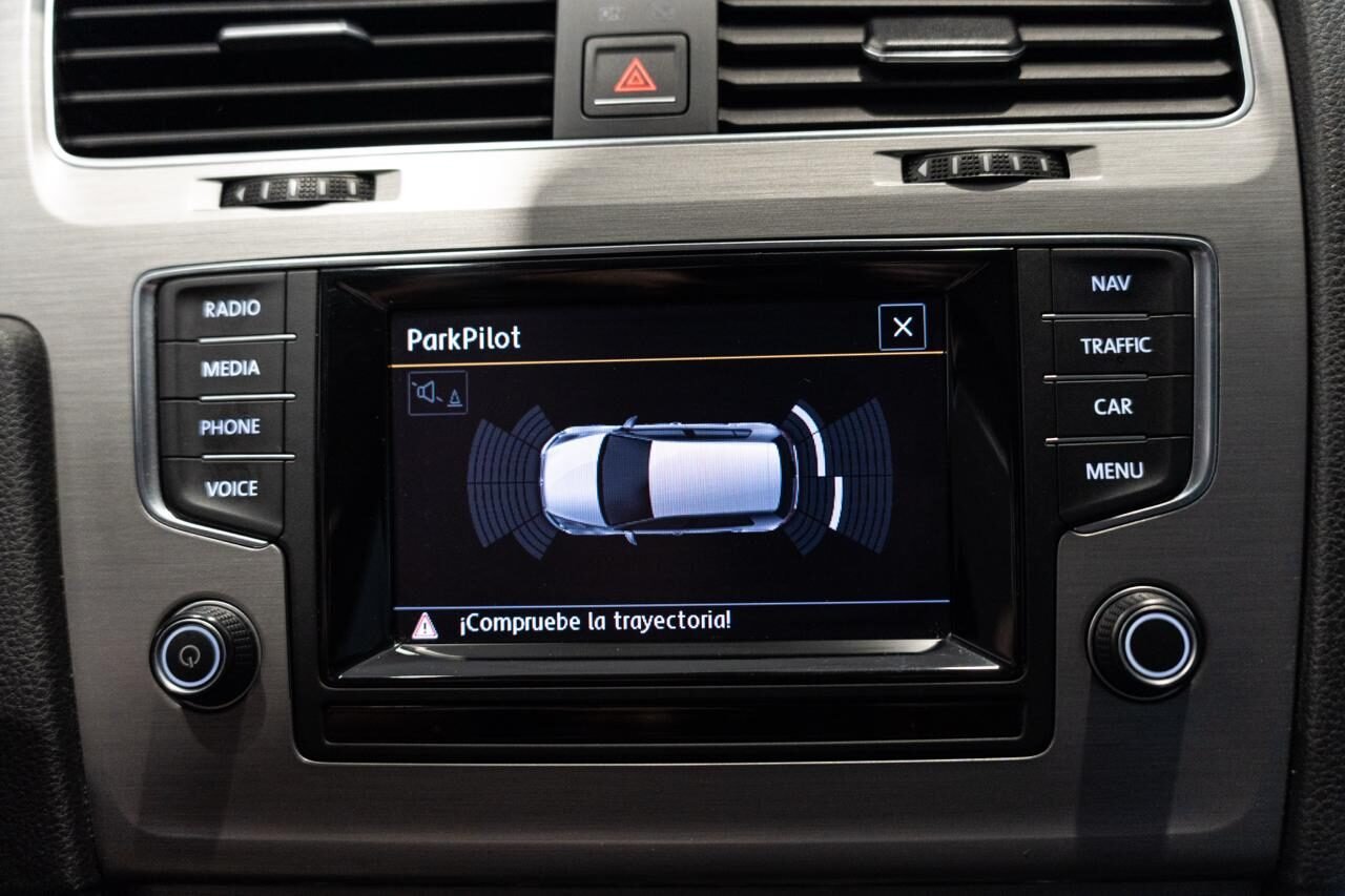 VOLKSWAGEN Golf Sport