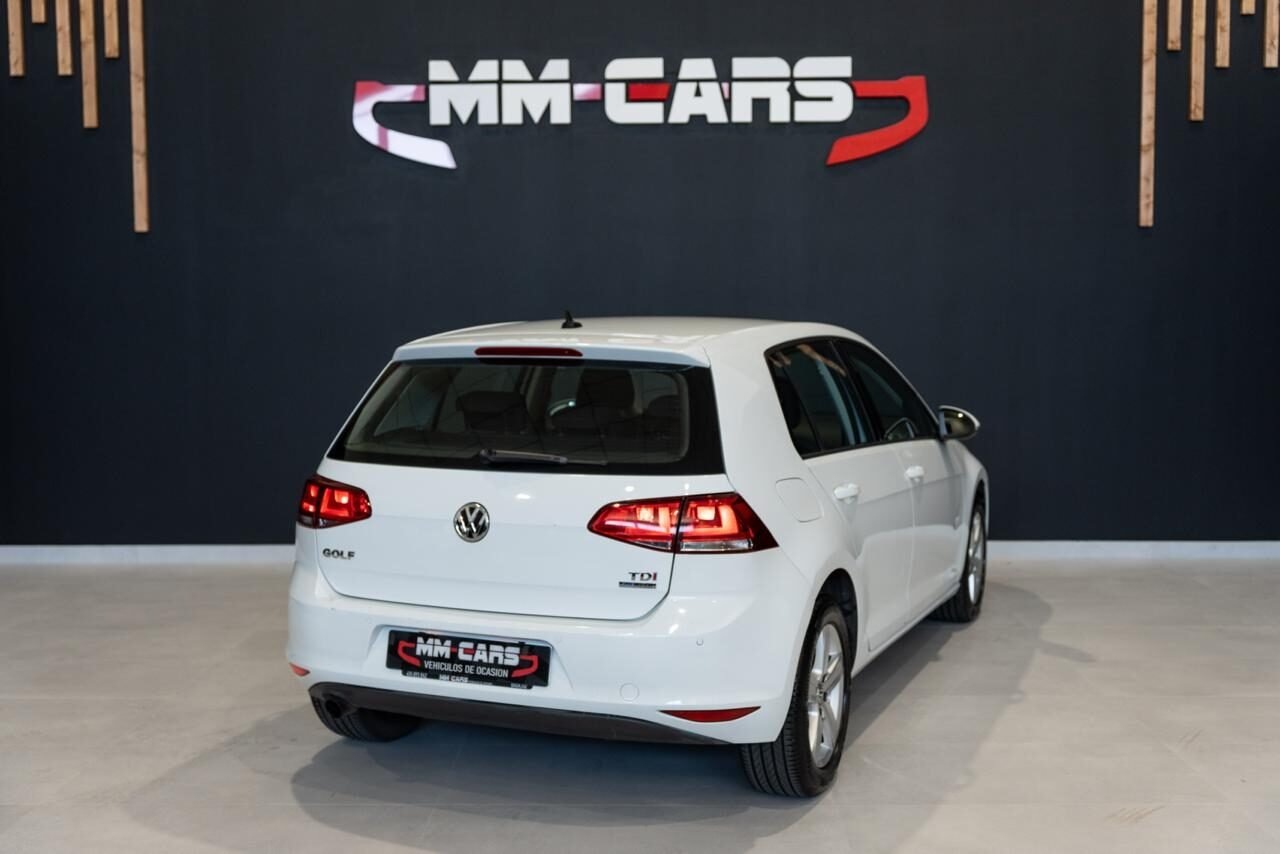 VOLKSWAGEN Golf Sport