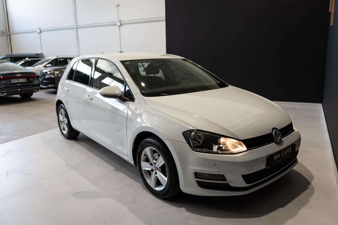 VOLKSWAGEN Golf Sport