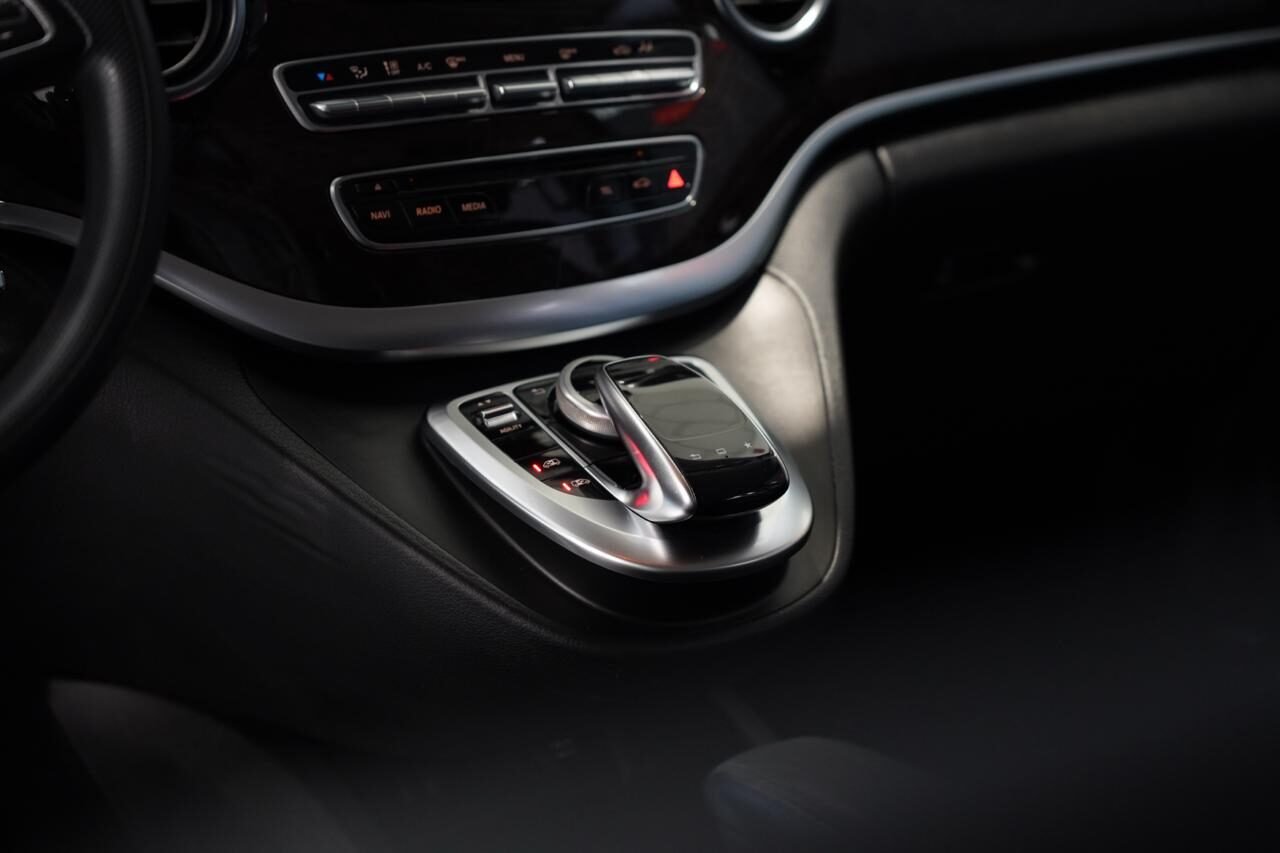 MERCEDES-BENZ Clase v Advangarde