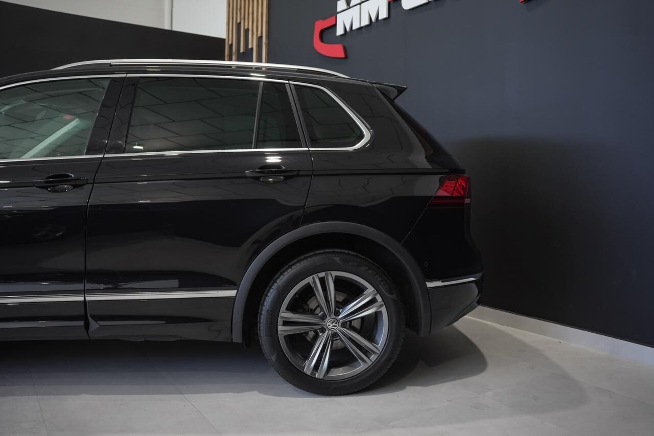 VOLKSWAGEN Tiguan R line