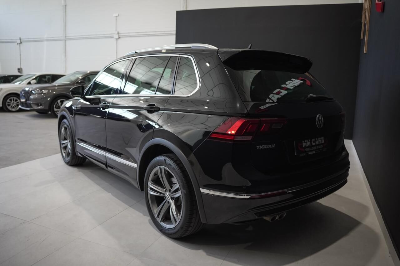 VOLKSWAGEN Tiguan R line