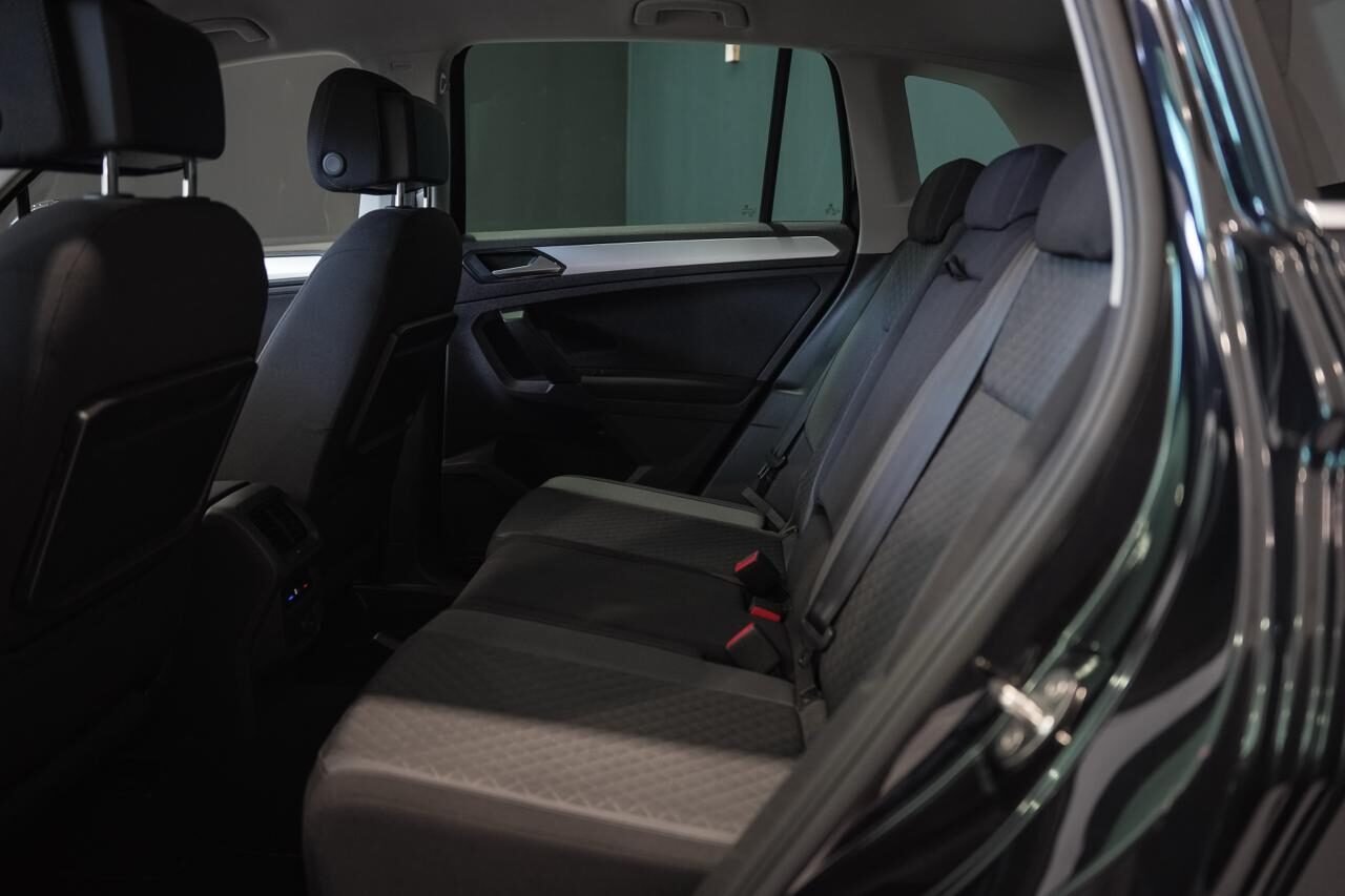 VOLKSWAGEN Tiguan R line