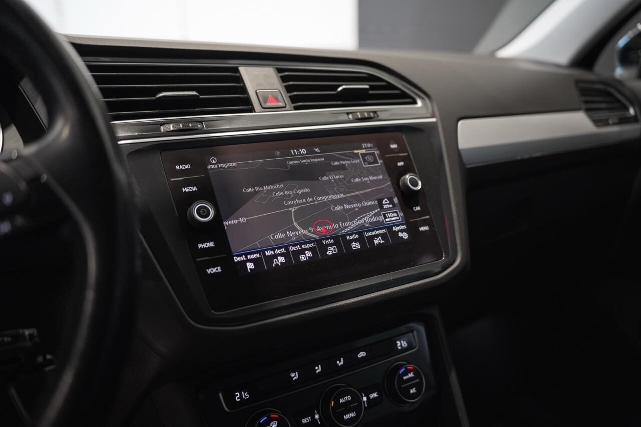 VOLKSWAGEN Tiguan R line