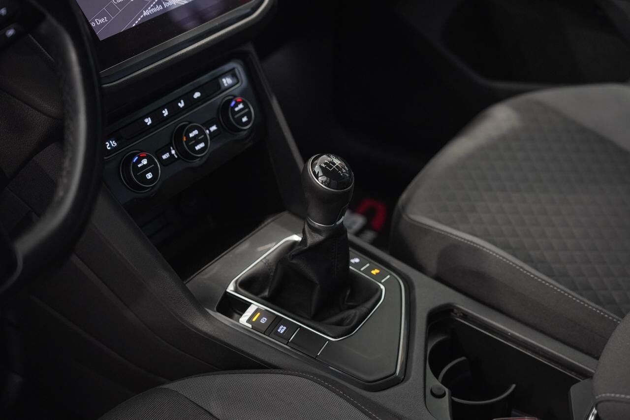 VOLKSWAGEN Tiguan R line