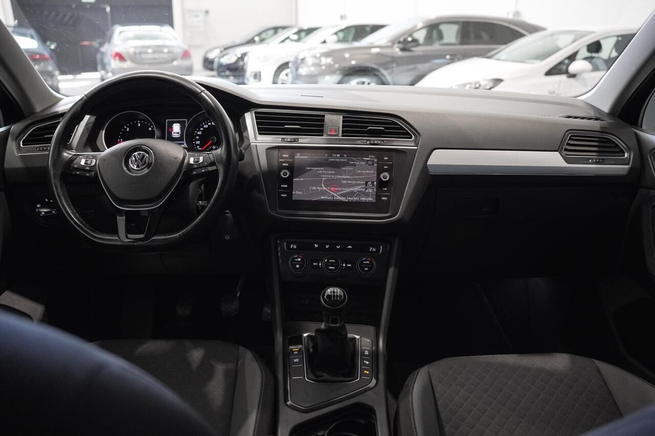 VOLKSWAGEN Tiguan R line