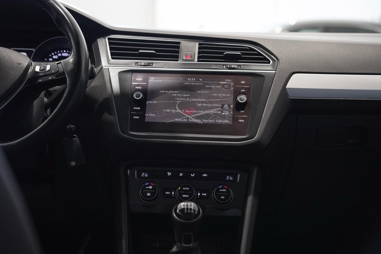 VOLKSWAGEN Tiguan R line