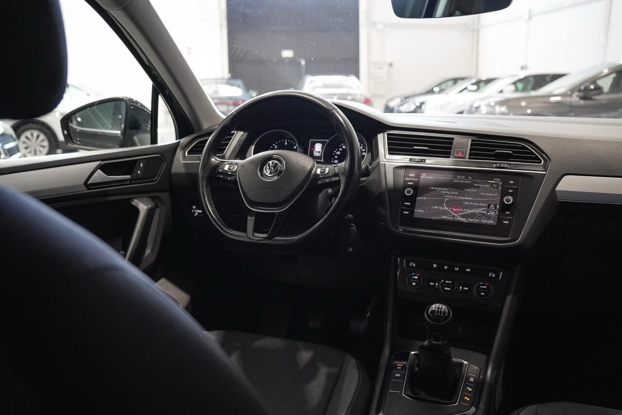 VOLKSWAGEN Tiguan R line