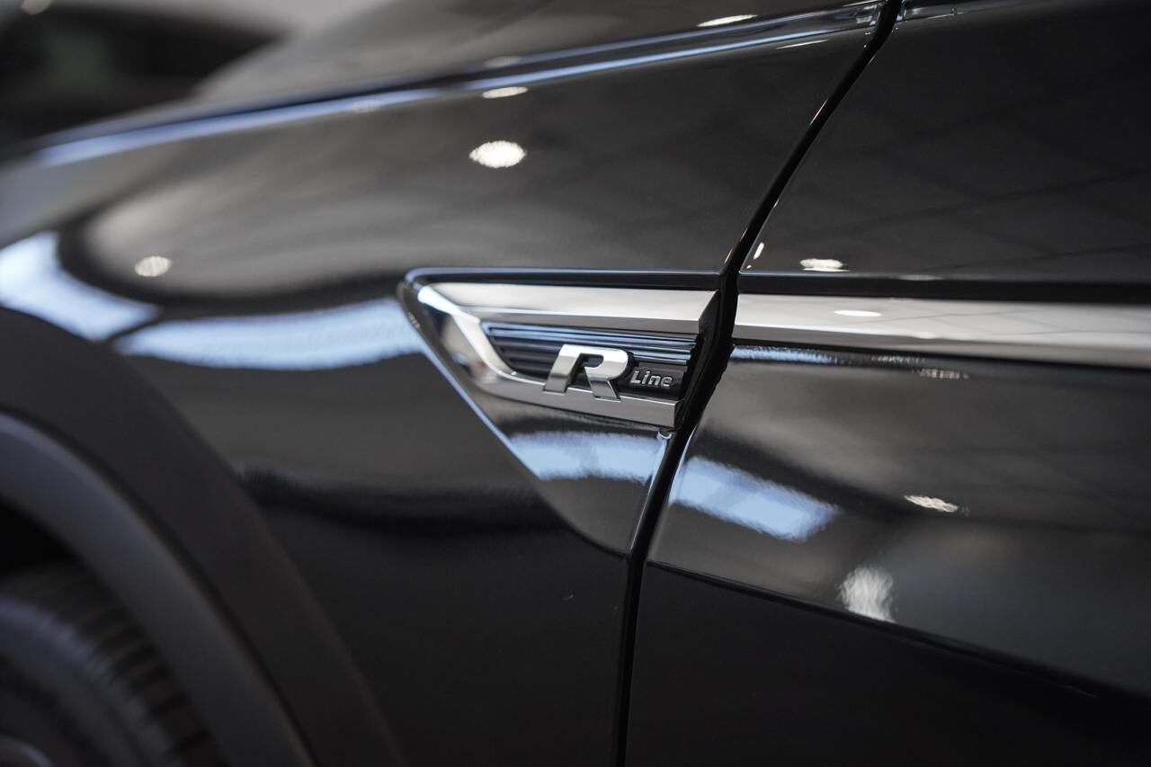 VOLKSWAGEN Tiguan R line
