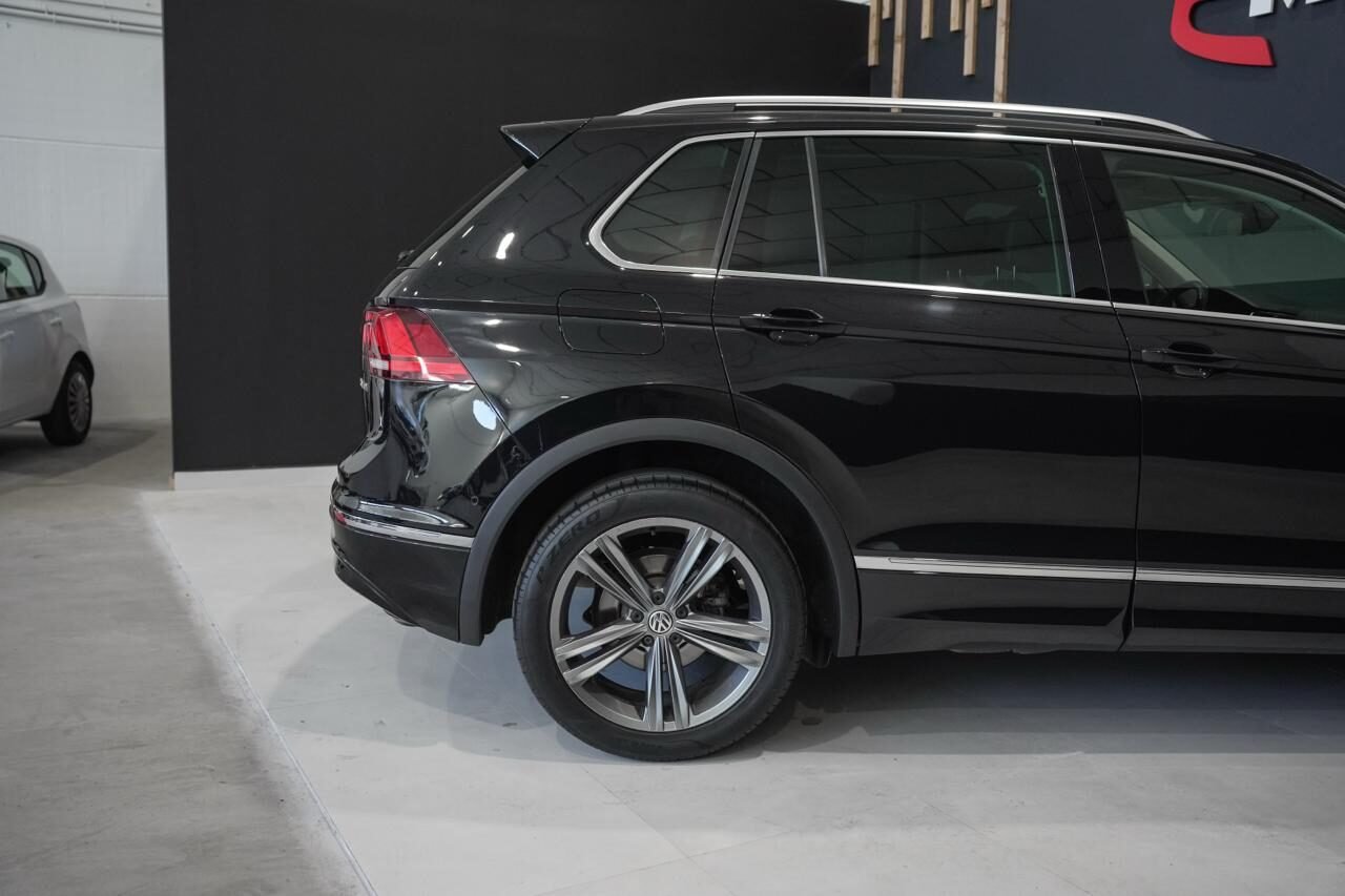 VOLKSWAGEN Tiguan R line