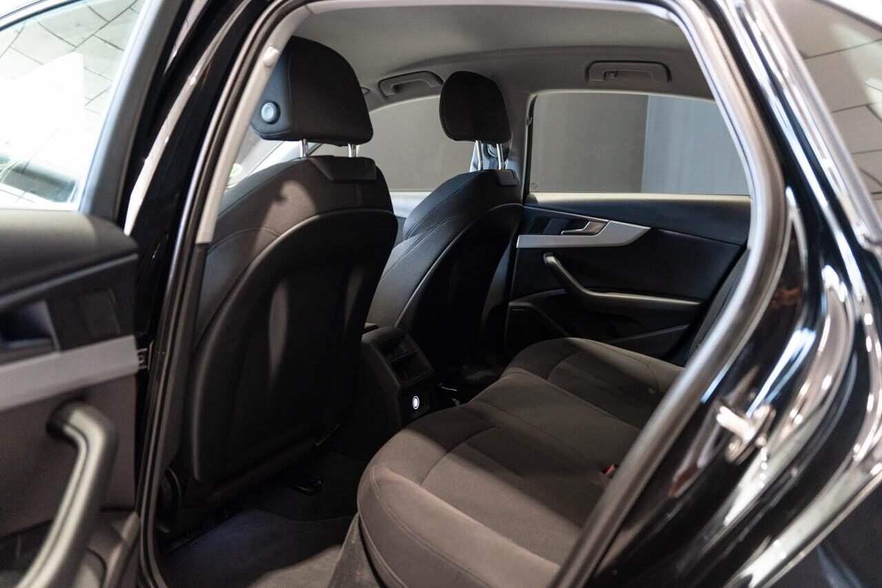 AUDI A4 S-line