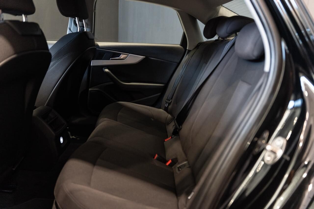 AUDI A4 S-line
