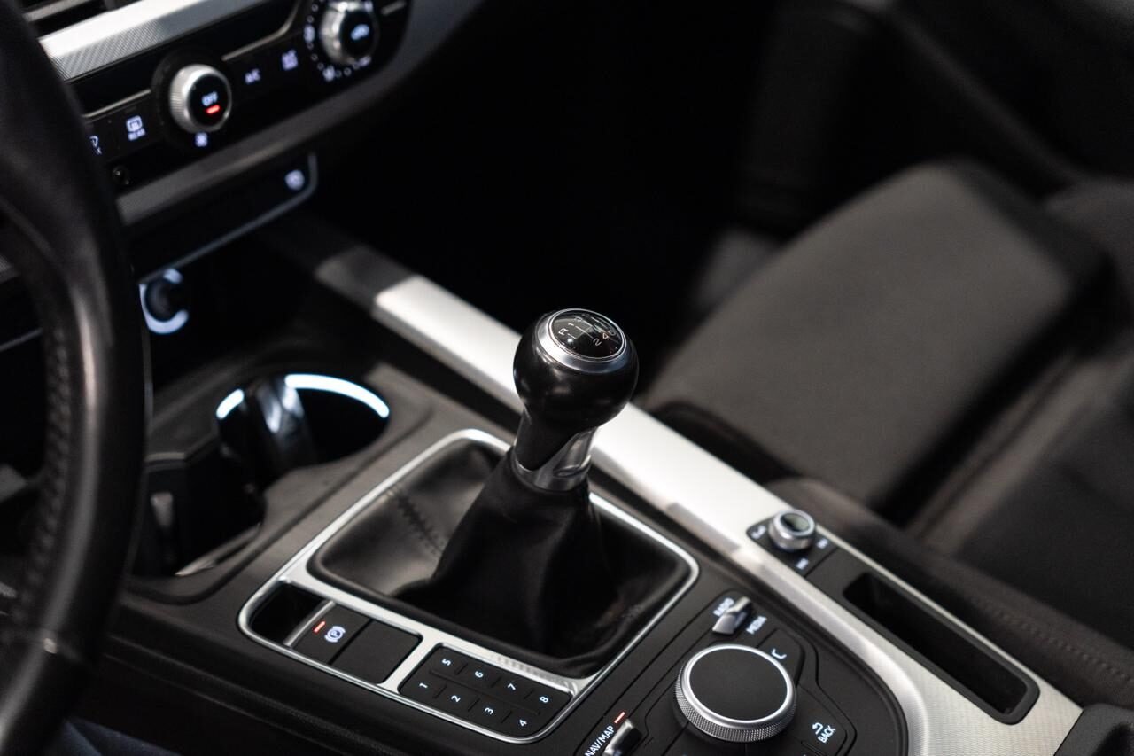 AUDI A4 S-line