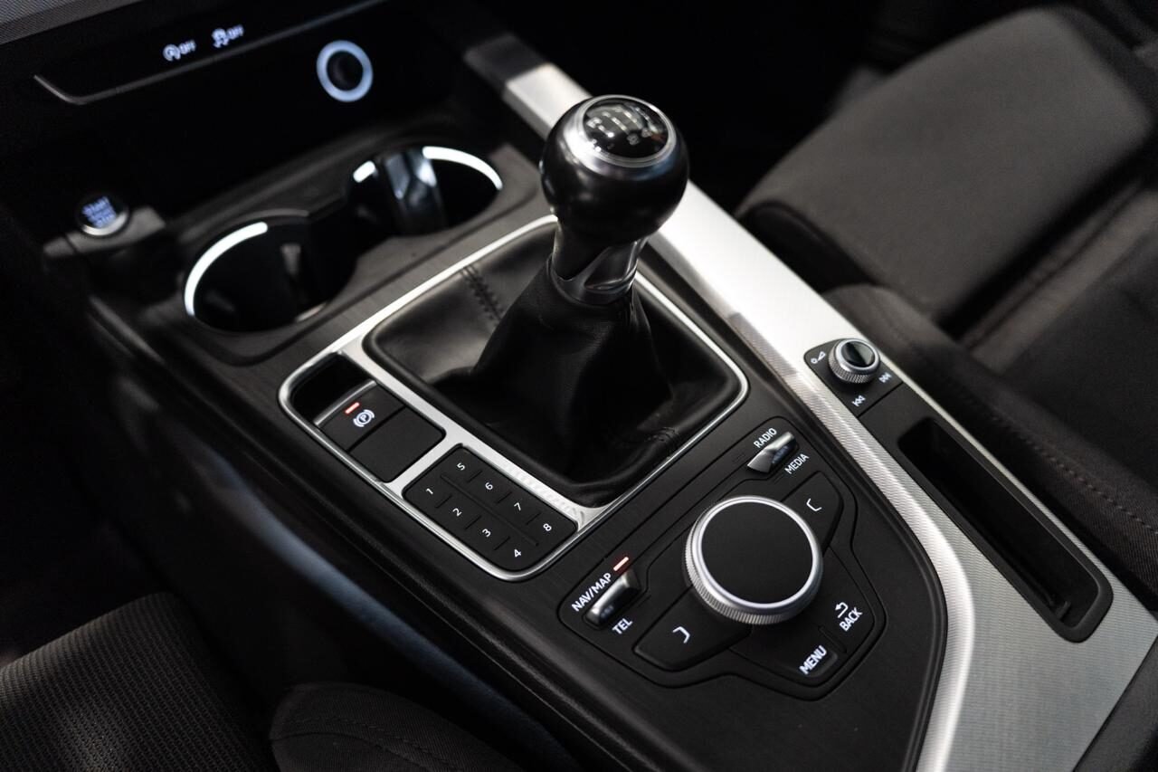AUDI A4 S-line