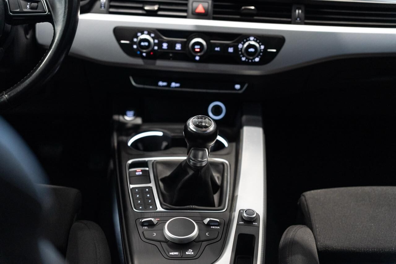 AUDI A4 S-line