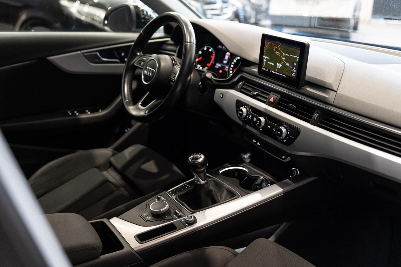 AUDI A4 S-line