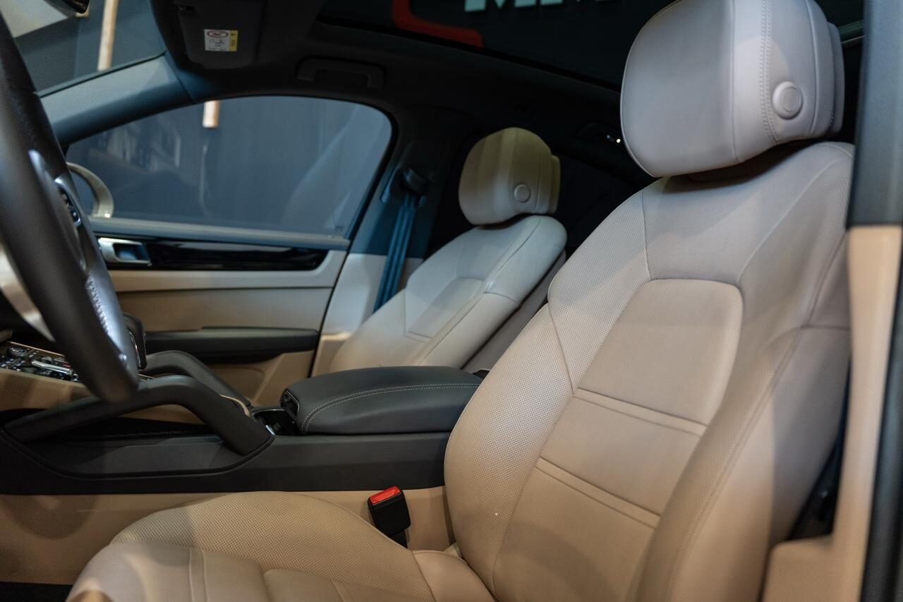 PORSCHE Cayenne Coupe