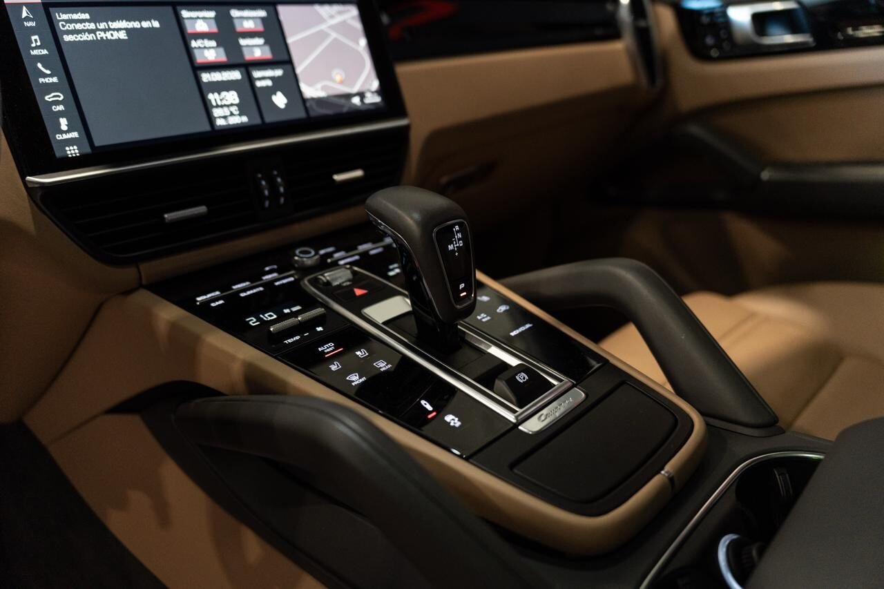 PORSCHE Cayenne Coupe